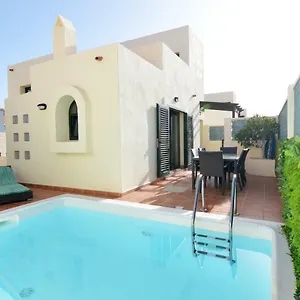 villa-olympia-lovely-close-to-town-and-beaches-with.in-canary-islands.com/